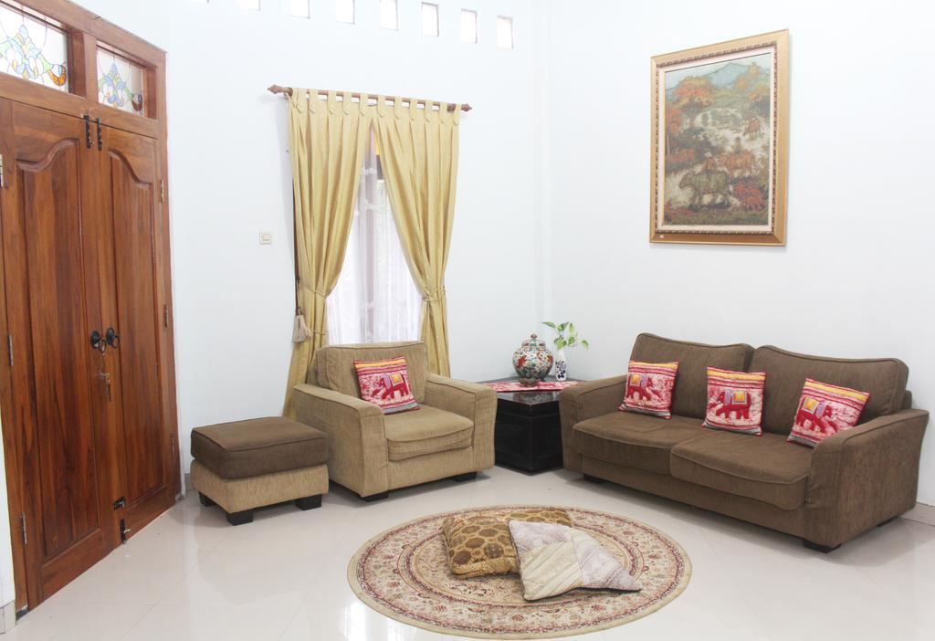 Griya Kedasih Guesthouse Yogyakarta Kültér fotó